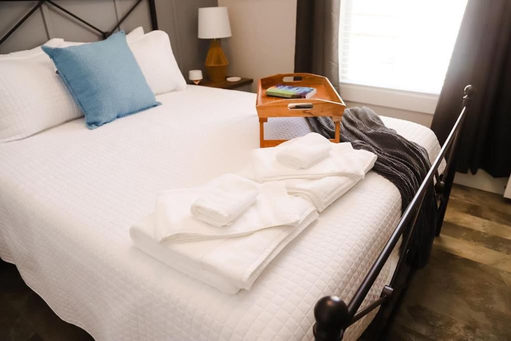 The Little Getaway-Sleeps 4, Firepit, Pet Friendly Βίλα Pottsboro Εξωτερικό φωτογραφία